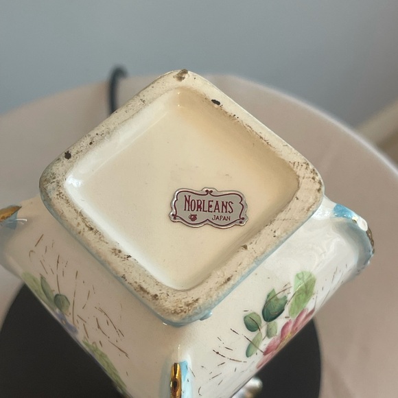 Hand painted Japanese bud vase - Picture 6 of 8